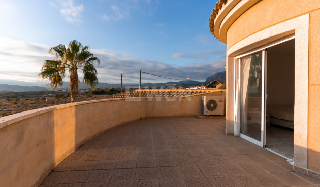 Odsprzedaż - Villa - Busot - Costa Blanca