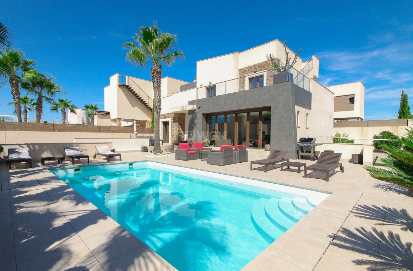 Odsprzedaż - Villa - Torrevieja - Costa Blanca