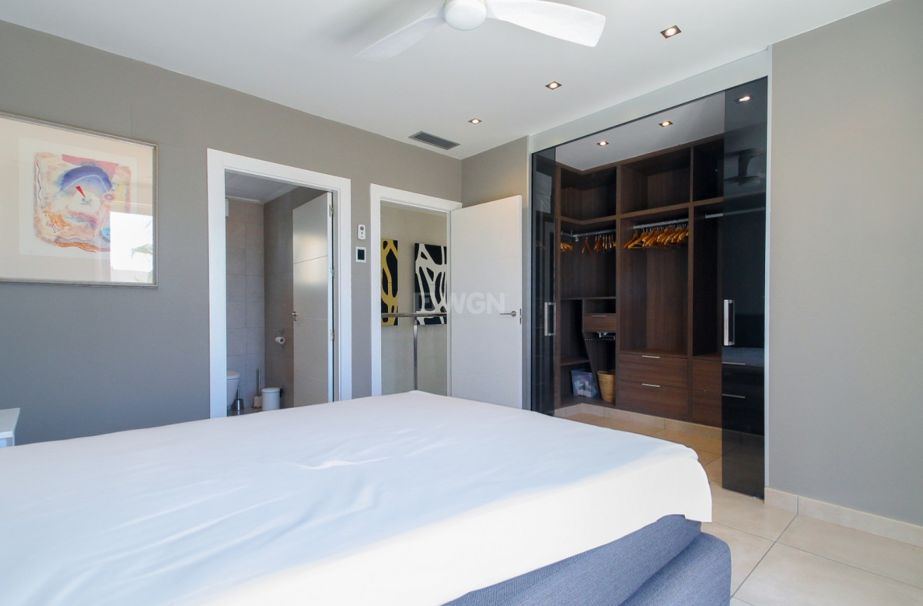 Odsprzedaż - Villa - Torrevieja - Costa Blanca