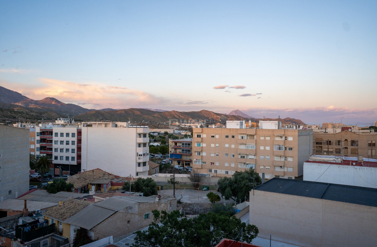 Odsprzedaż - Mieszkanie w bloku - El Campello - Costa Blanca