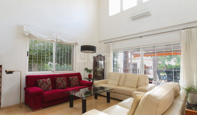 Odsprzedaż - Villa - San Vicente del Raspeig - Inland