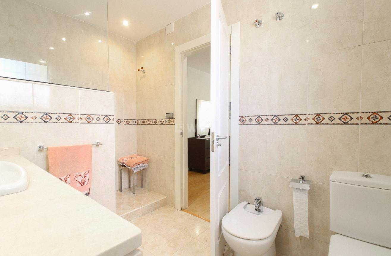 Odsprzedaż - Villa - San Vicente del Raspeig - Inland