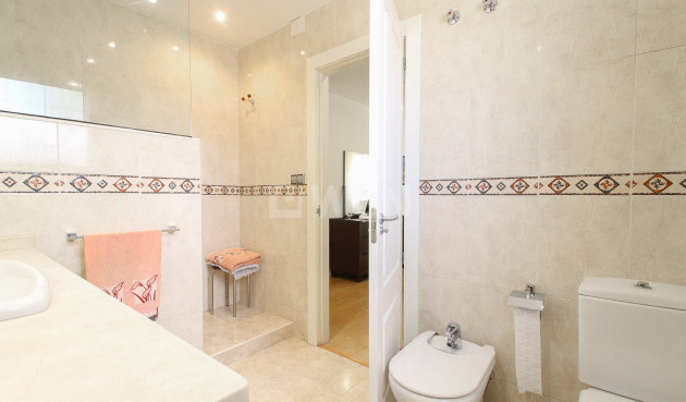 Odsprzedaż - Villa - San Vicente del Raspeig - Inland