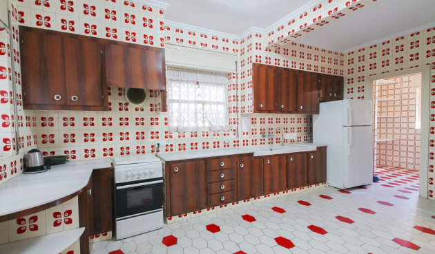 Odsprzedaż - Villa - El Campello - Costa Blanca