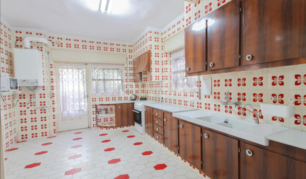 Odsprzedaż - Villa - El Campello - Costa Blanca