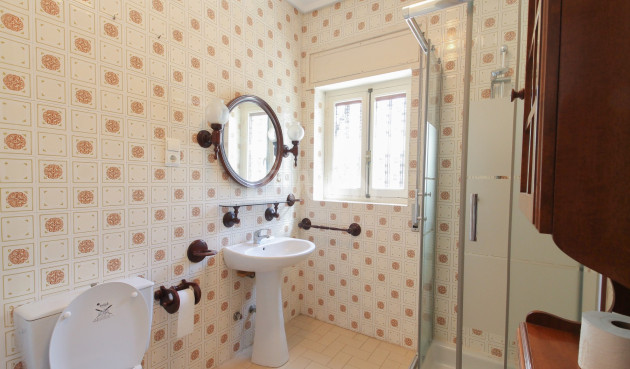 Odsprzedaż - Villa - El Campello - Costa Blanca