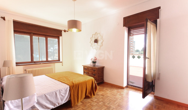 Odsprzedaż - Villa - El Campello - Costa Blanca