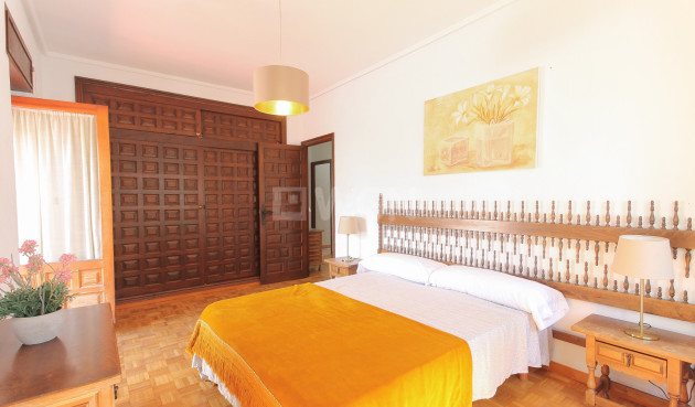 Odsprzedaż - Villa - El Campello - Costa Blanca