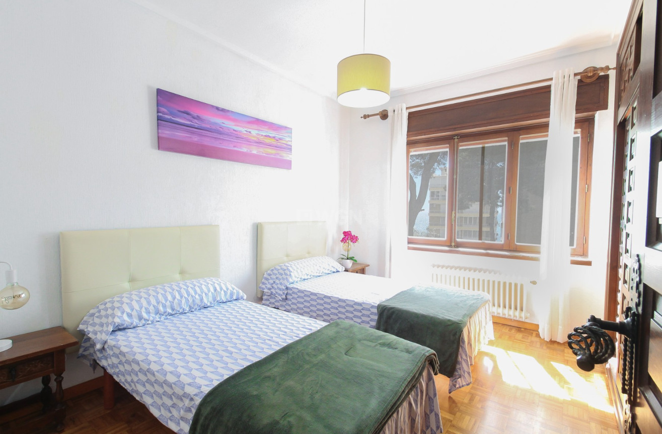 Odsprzedaż - Villa - El Campello - Costa Blanca