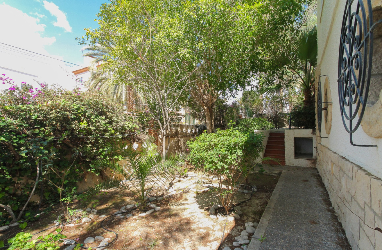 Odsprzedaż - Villa - El Campello - Costa Blanca