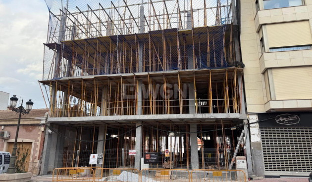 Nowy budynek - Daszek - Guardamar del Segura - Pueblo