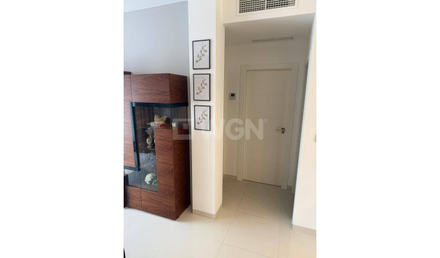 Odsprzedaż - Mieszkanie w bloku - Pilar de la Horadada - La Torre de la Horadada