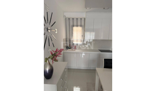 Odsprzedaż - Mieszkanie w bloku - Pilar de la Horadada - La Torre de la Horadada