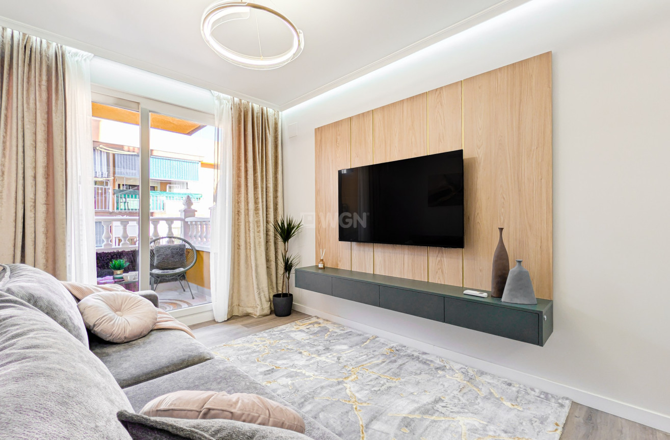 Odsprzedaż - Mieszkanie w bloku - Torrevieja - Costa Blanca