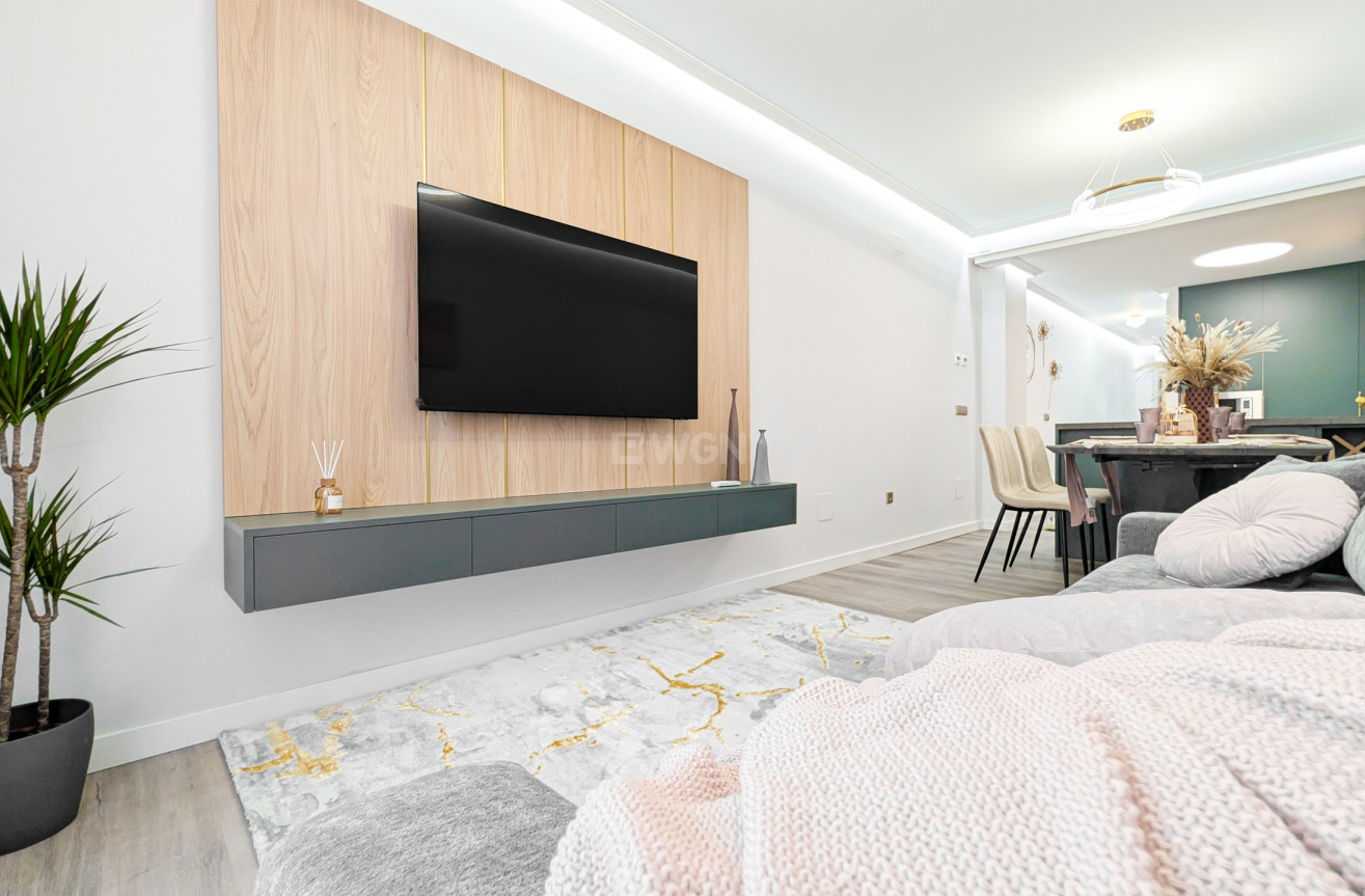 Odsprzedaż - Mieszkanie w bloku - Torrevieja - Costa Blanca