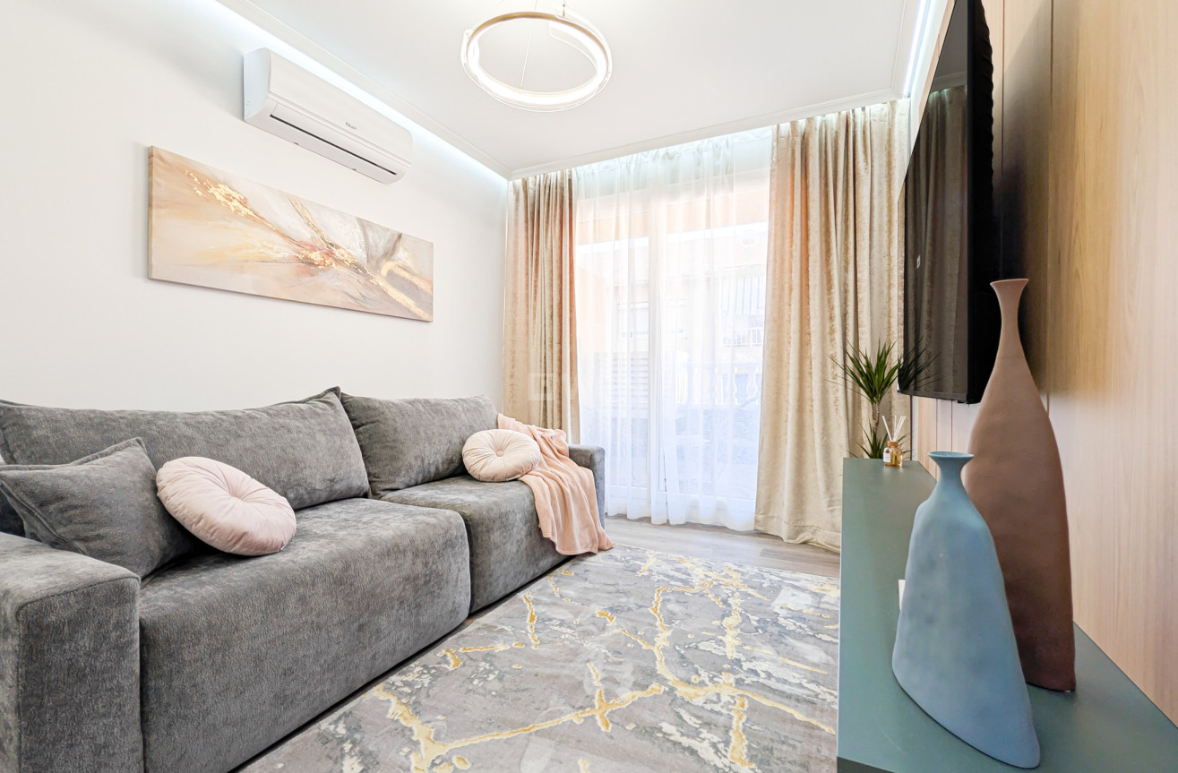 Odsprzedaż - Mieszkanie w bloku - Torrevieja - Costa Blanca