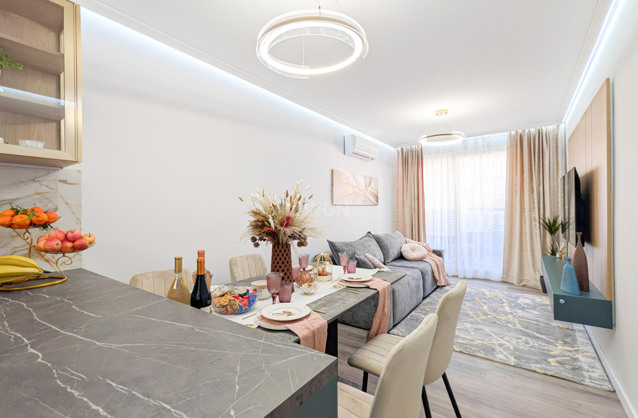 Odsprzedaż - Mieszkanie w bloku - Torrevieja - Costa Blanca