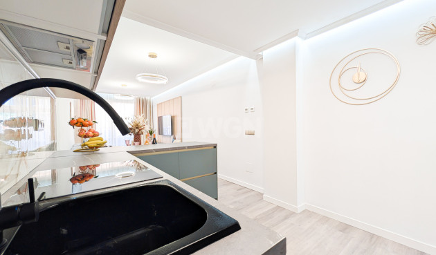 Odsprzedaż - Mieszkanie w bloku - Torrevieja - Costa Blanca