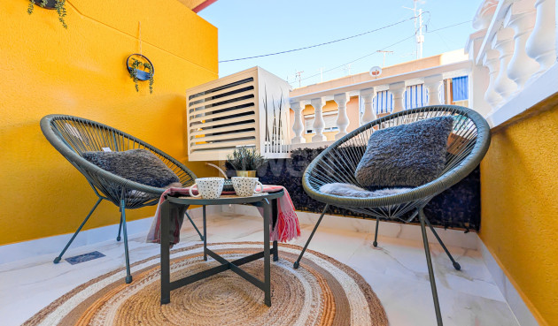 Odsprzedaż - Mieszkanie w bloku - Torrevieja - Costa Blanca