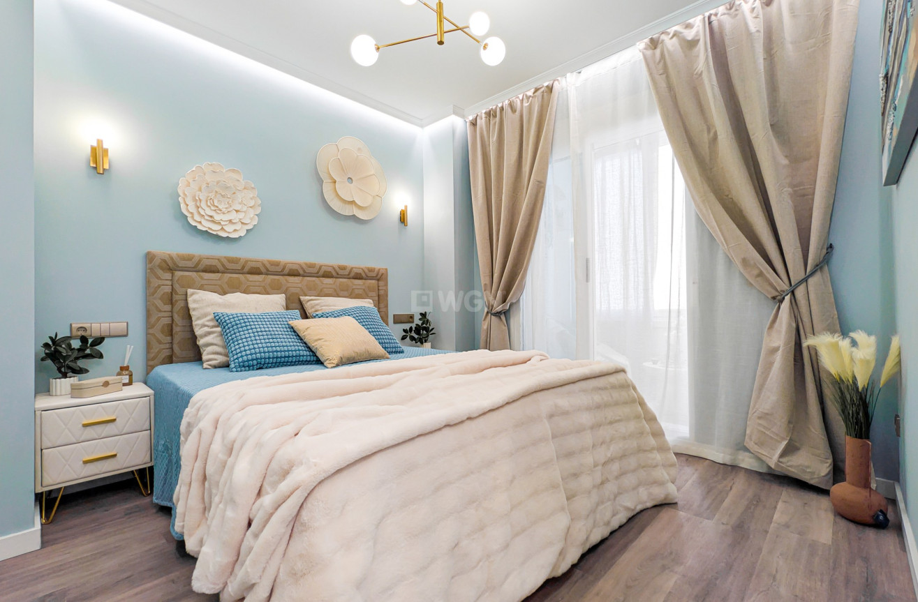 Odsprzedaż - Mieszkanie w bloku - Torrevieja - Costa Blanca