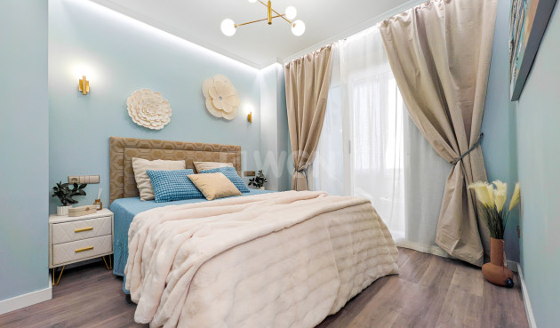 Odsprzedaż - Mieszkanie w bloku - Torrevieja - Costa Blanca