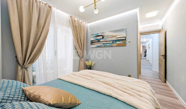 Odsprzedaż - Mieszkanie w bloku - Torrevieja - Costa Blanca