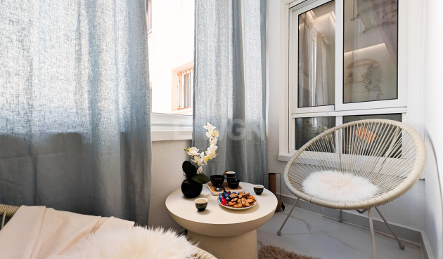 Odsprzedaż - Mieszkanie w bloku - Torrevieja - Costa Blanca