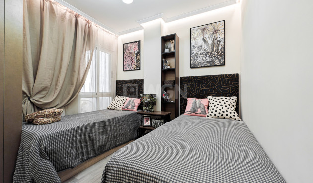 Odsprzedaż - Mieszkanie w bloku - Torrevieja - Costa Blanca