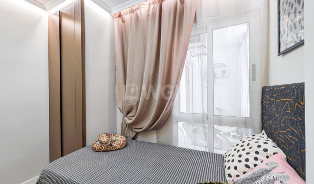 Odsprzedaż - Mieszkanie w bloku - Torrevieja - Costa Blanca