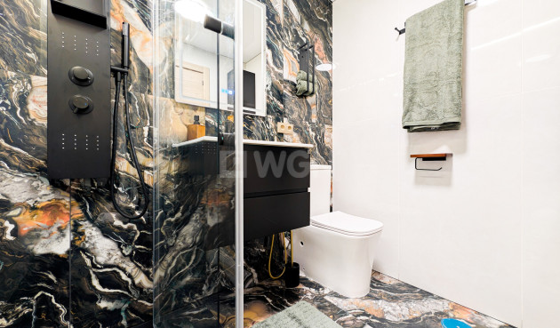 Odsprzedaż - Mieszkanie w bloku - Torrevieja - Costa Blanca