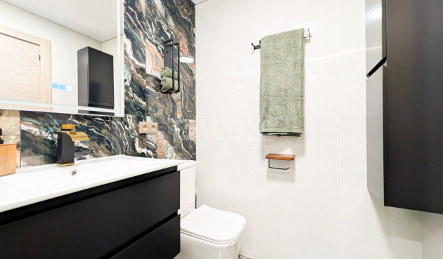 Odsprzedaż - Mieszkanie w bloku - Torrevieja - Costa Blanca