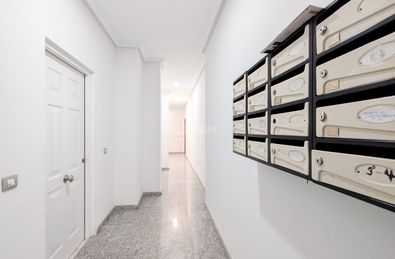 Odsprzedaż - Mieszkanie w bloku - Torrevieja - Costa Blanca