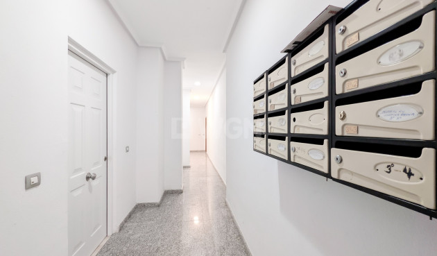 Odsprzedaż - Mieszkanie w bloku - Torrevieja - Costa Blanca