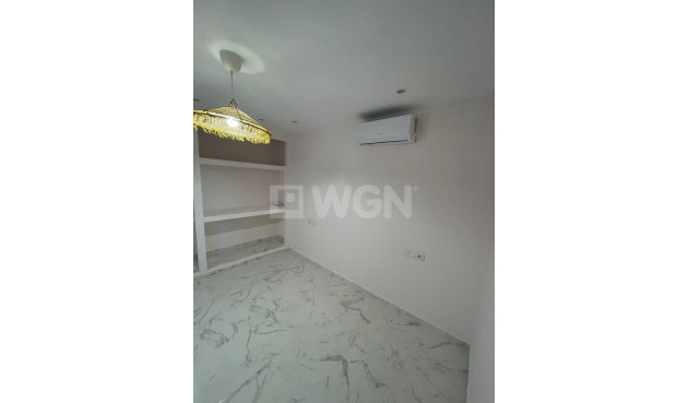 Odsprzedaż - Mieszkanie w bloku - Torrevieja - Costa Blanca