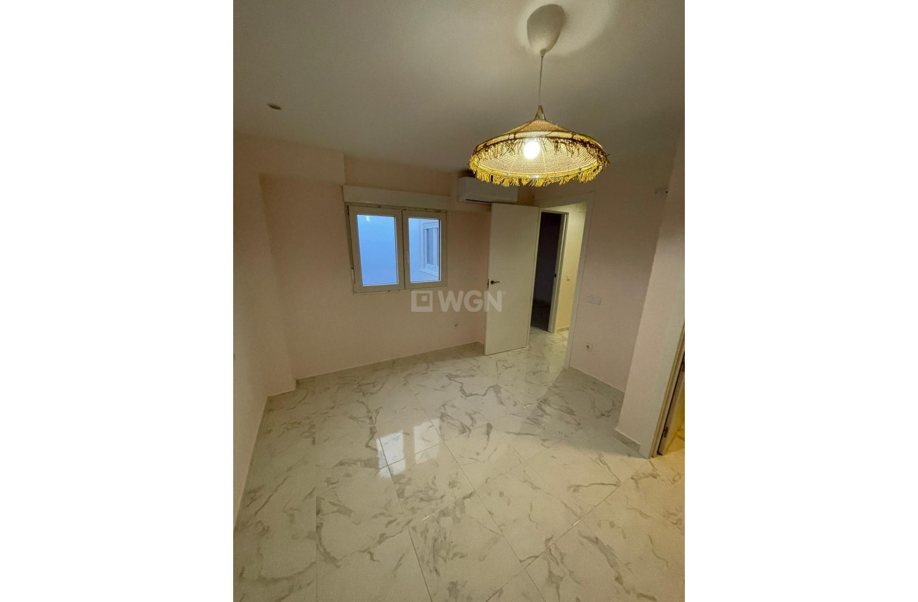 Odsprzedaż - Mieszkanie w bloku - Torrevieja - Costa Blanca