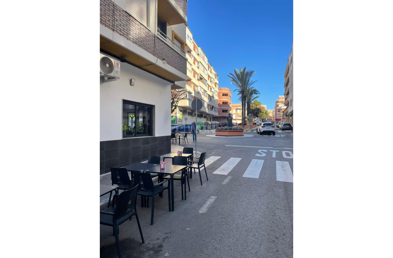 Odsprzedaż - Mieszkanie w bloku - Torrevieja - Costa Blanca