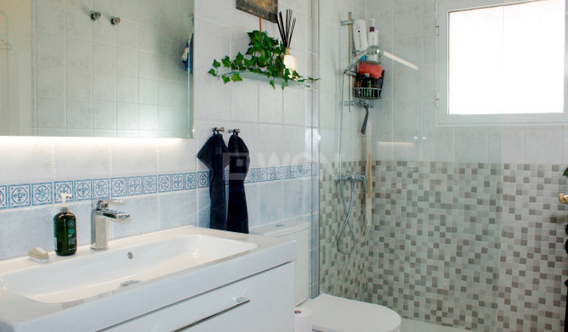 Odsprzedaż - Villa - Villamartin - Costa Blanca