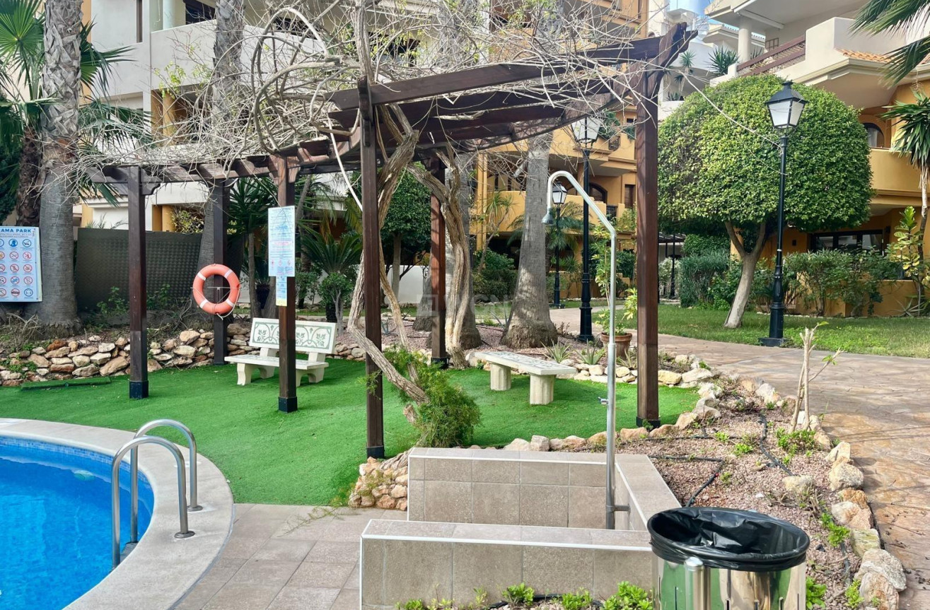 Odsprzedaż - Bungalow - Torrevieja - Punta Prima