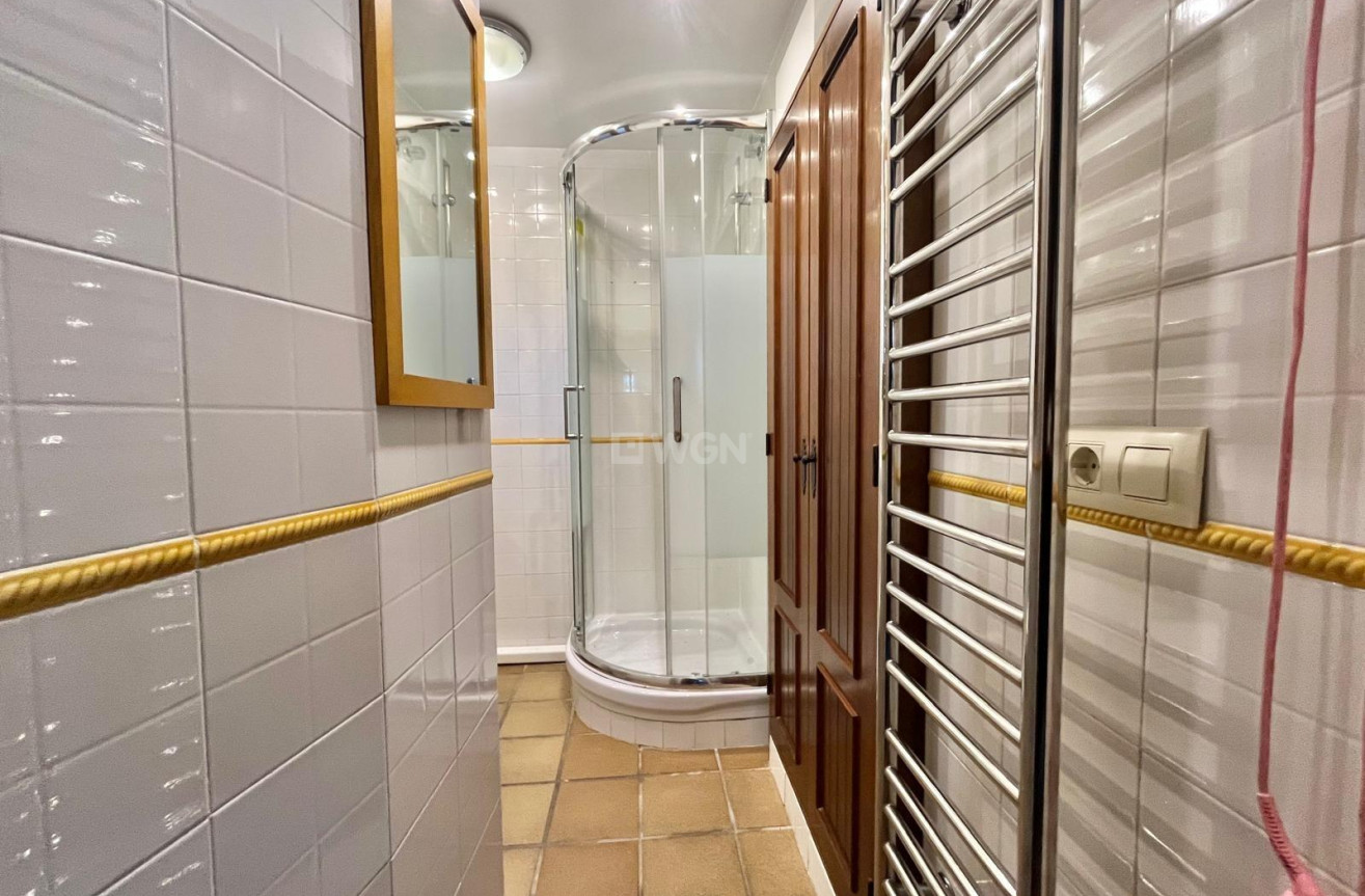 Odsprzedaż - Bungalow - Torrevieja - Punta Prima