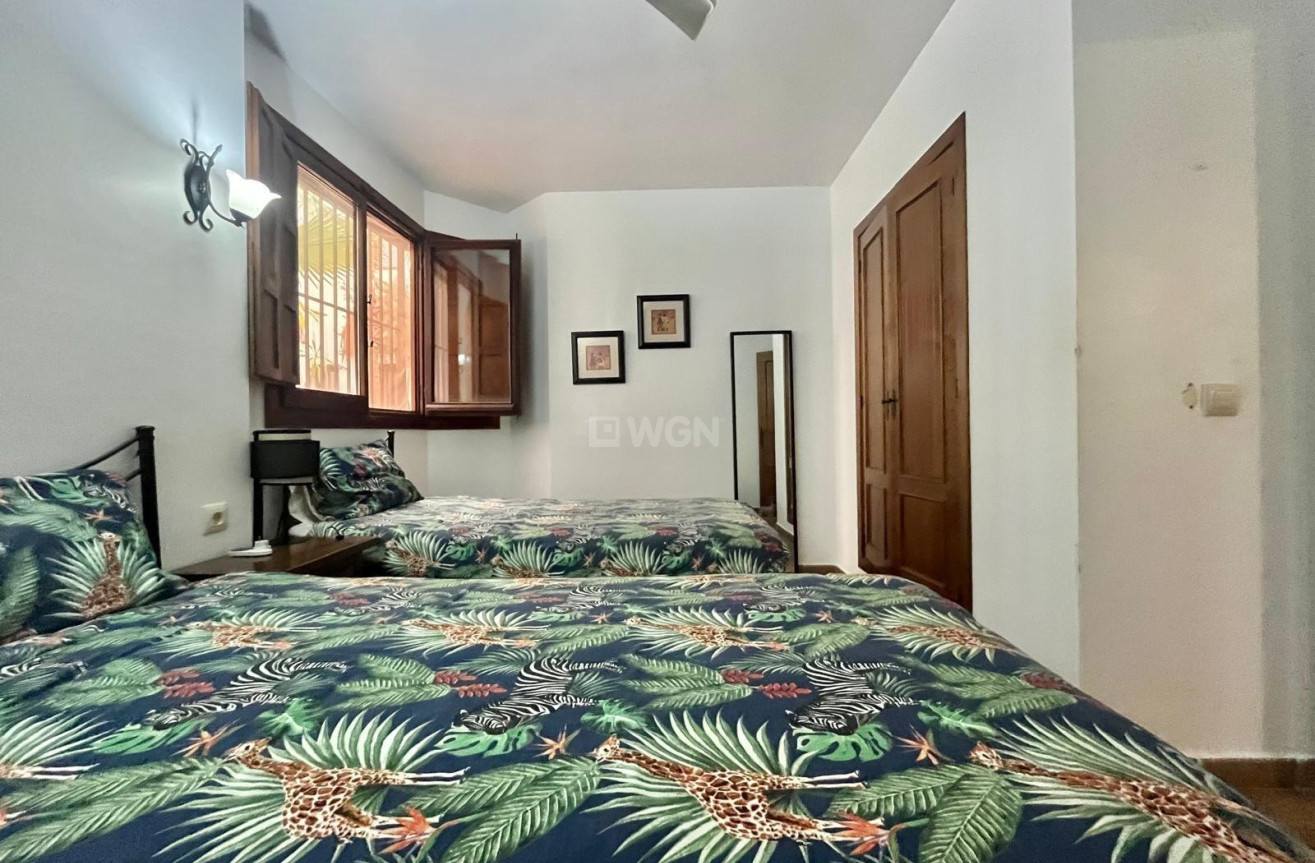 Odsprzedaż - Bungalow - Torrevieja - Punta Prima