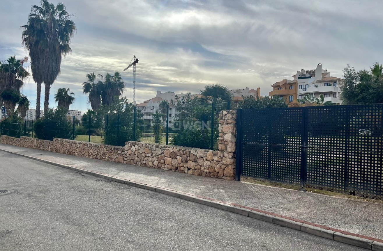 Odsprzedaż - Bungalow - Torrevieja - Punta Prima