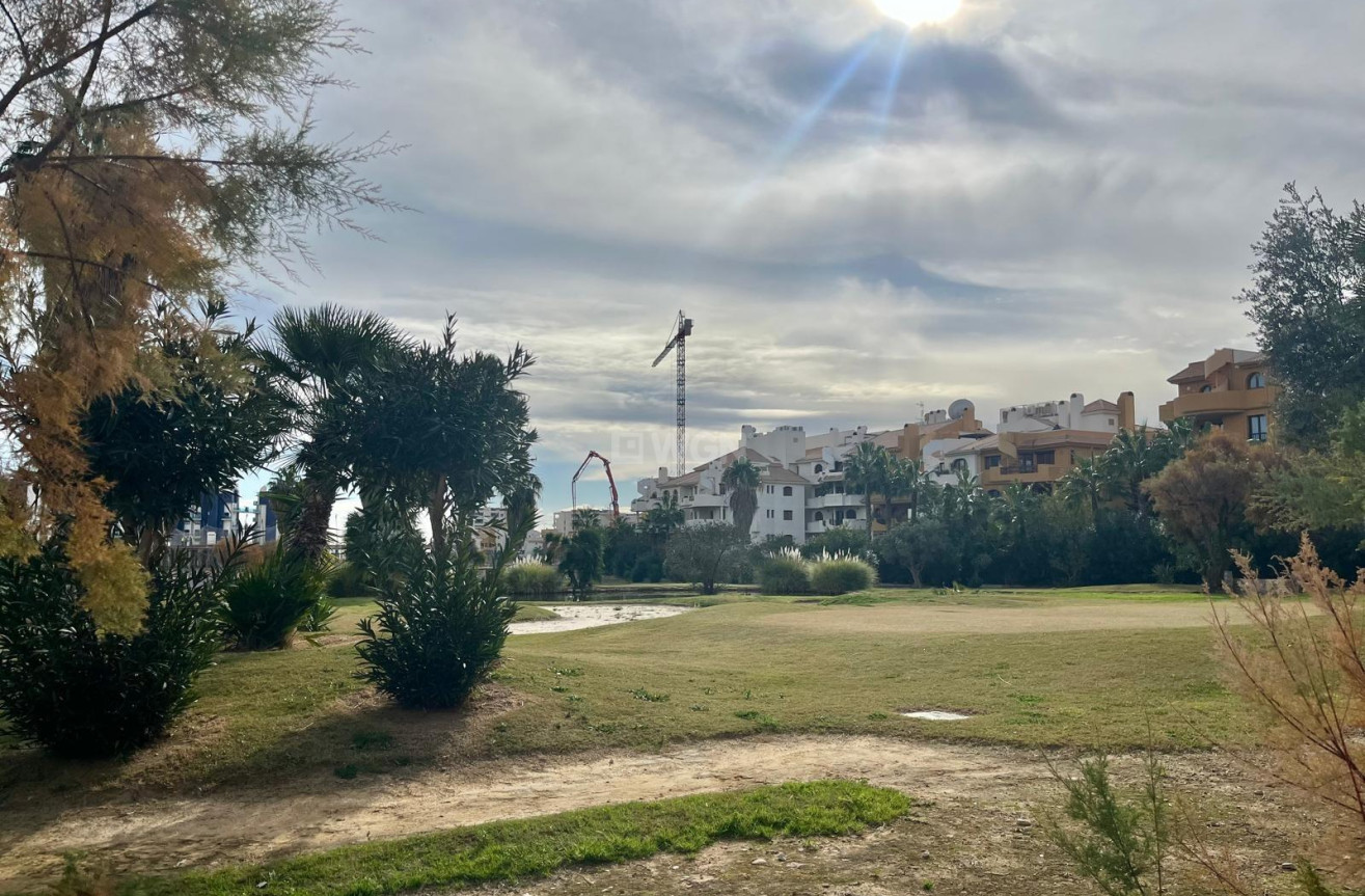 Odsprzedaż - Bungalow - Torrevieja - Punta Prima