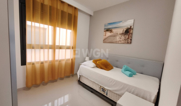 Odsprzedaż - Mieszkanie w bloku - Pilar de la Horadada - La Torre de la Horadada