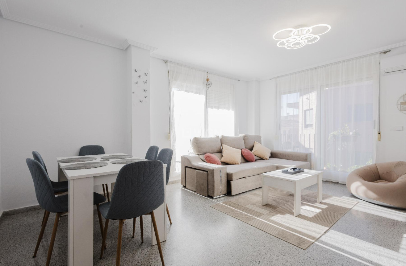 Odsprzedaż - Mieszkanie w bloku - San Miguel de Salinas - Inland