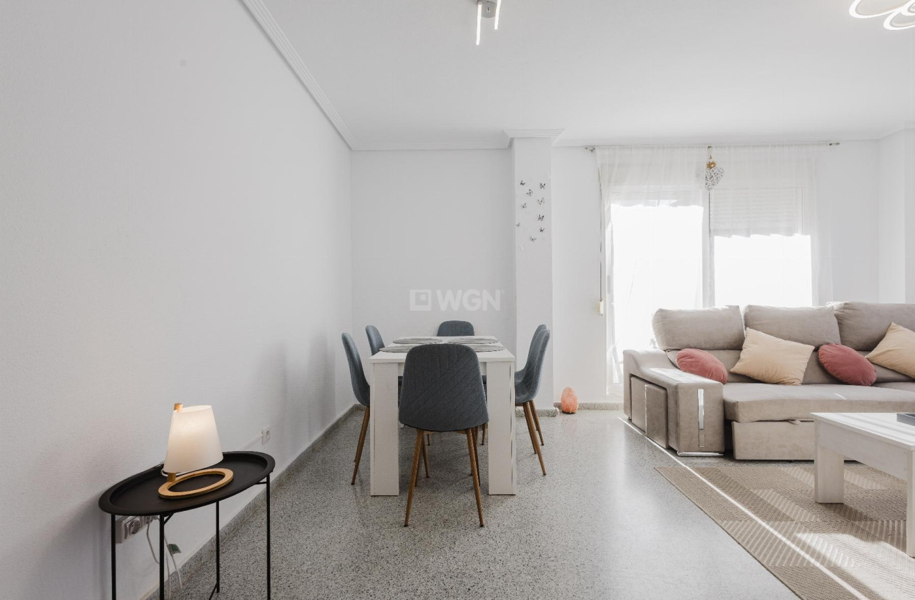 Odsprzedaż - Mieszkanie w bloku - San Miguel de Salinas - Inland