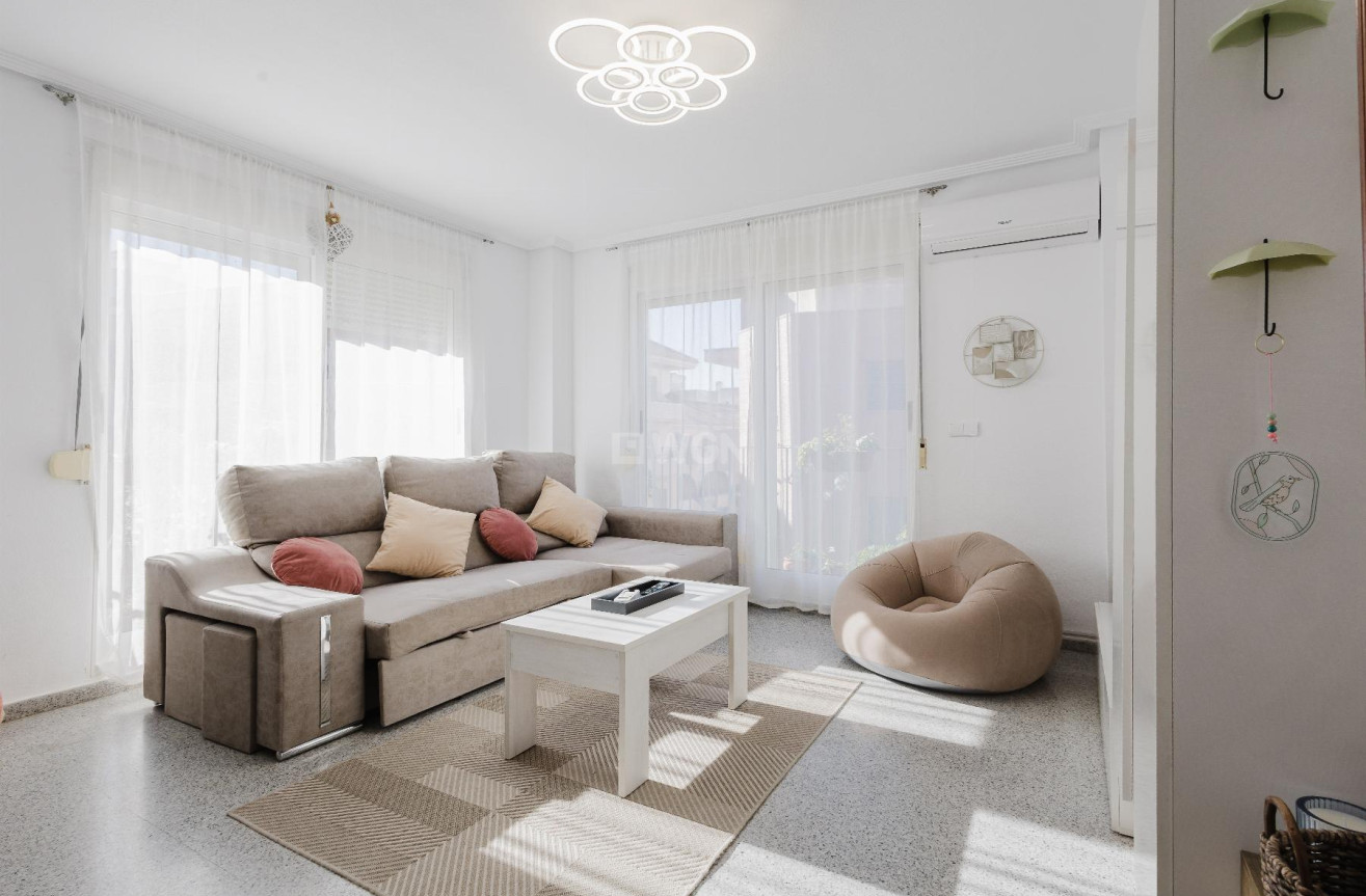 Odsprzedaż - Mieszkanie w bloku - San Miguel de Salinas - Inland