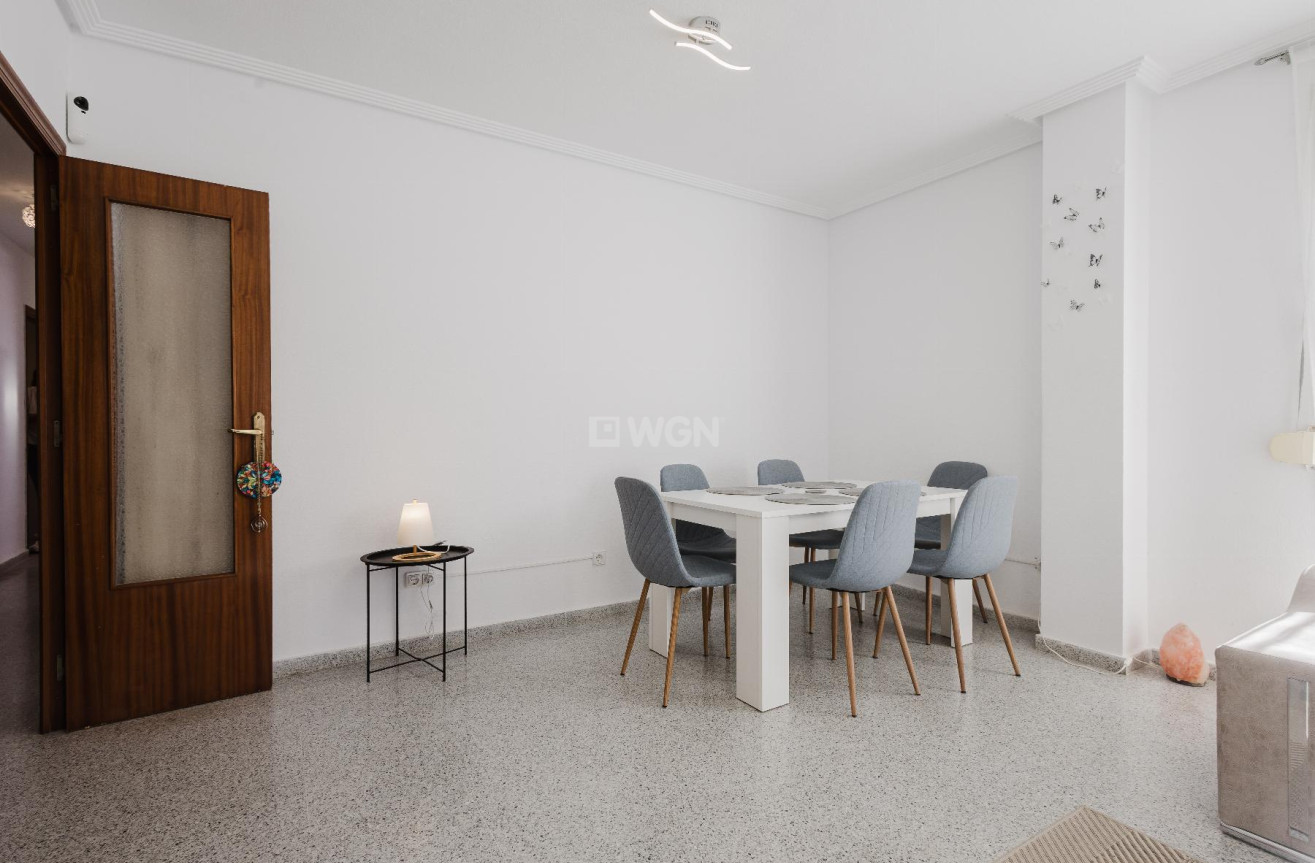 Odsprzedaż - Mieszkanie w bloku - San Miguel de Salinas - Inland