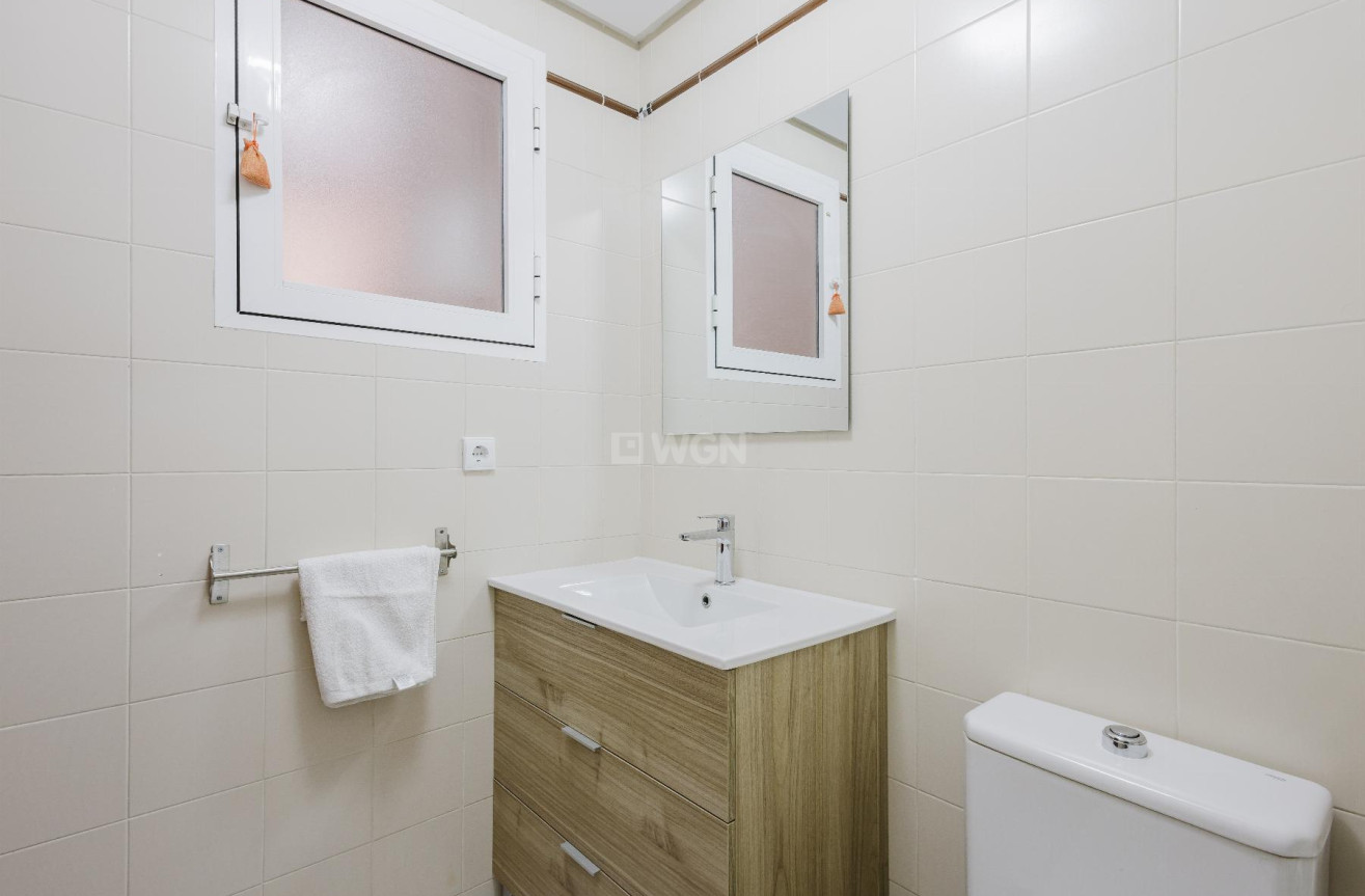 Odsprzedaż - Mieszkanie w bloku - San Miguel de Salinas - Inland