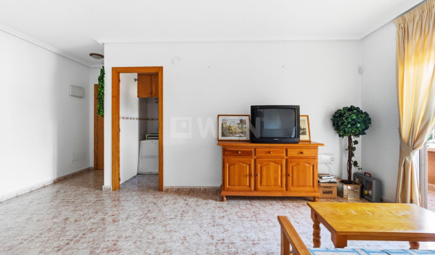 Odsprzedaż - Mieszkanie w bloku - Torrevieja - Playa de los Locos