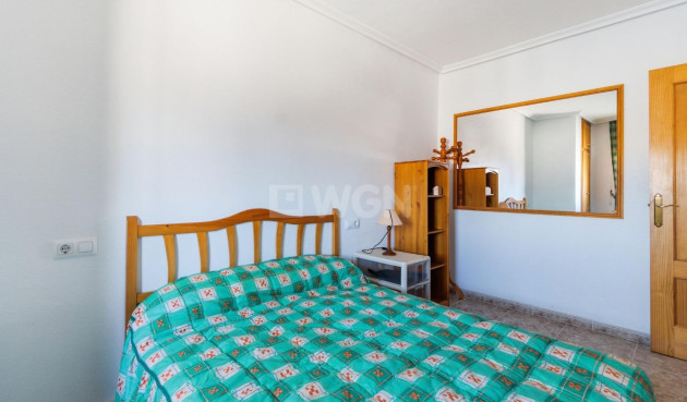 Odsprzedaż - Mieszkanie w bloku - Torrevieja - Playa de los Locos